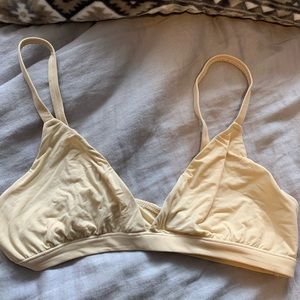Kkw skims bralette